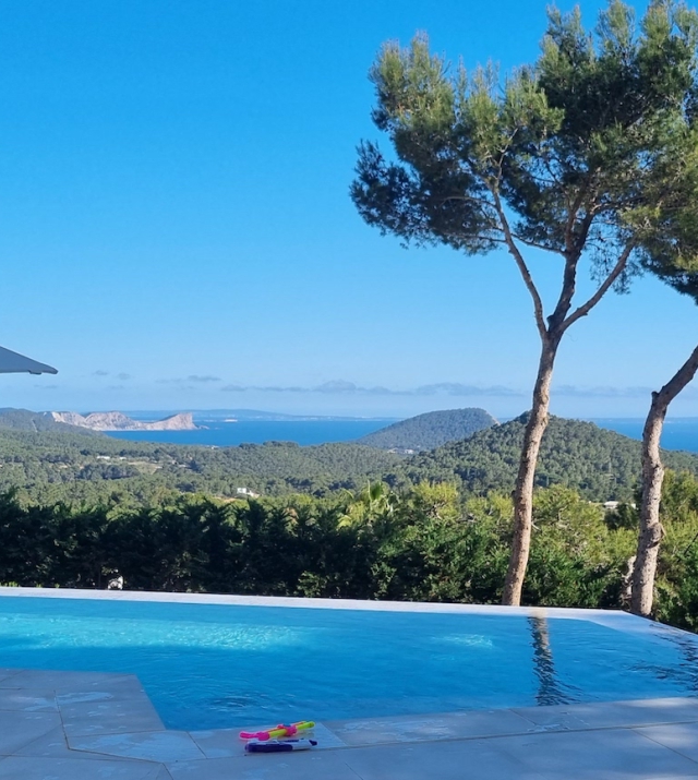Resa estates huis kopen Ibiza es cubells villa views pool 2.jpg